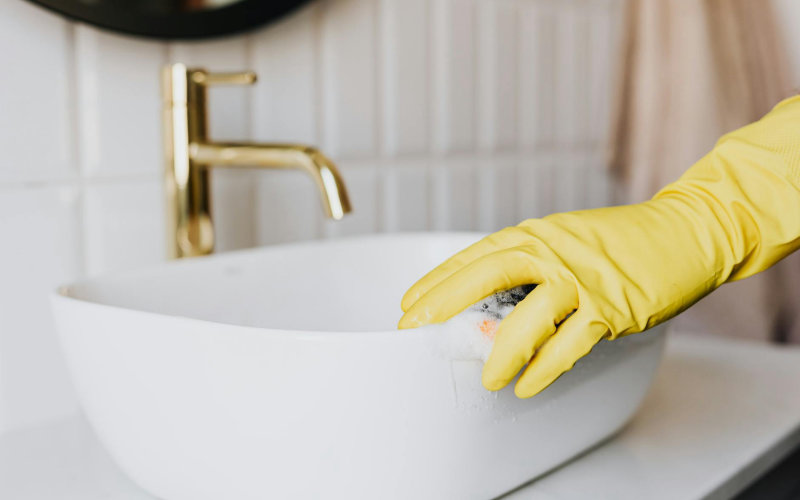 8 Things You Should Be Cleaning in Your Bathroom Every Single Week But Probably Are Not